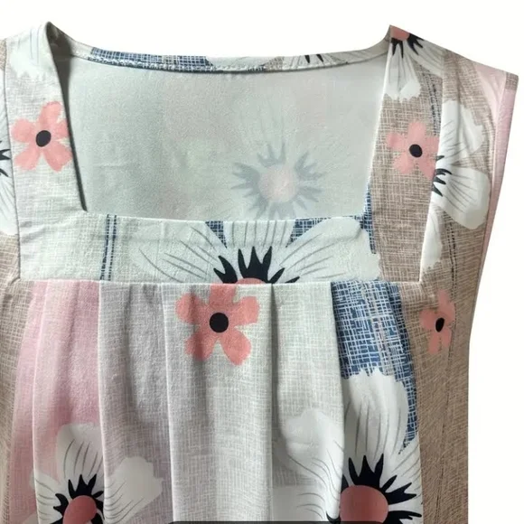 Blue and Pink Pleated Sleeveless Tank Top - Picture 3 of 6